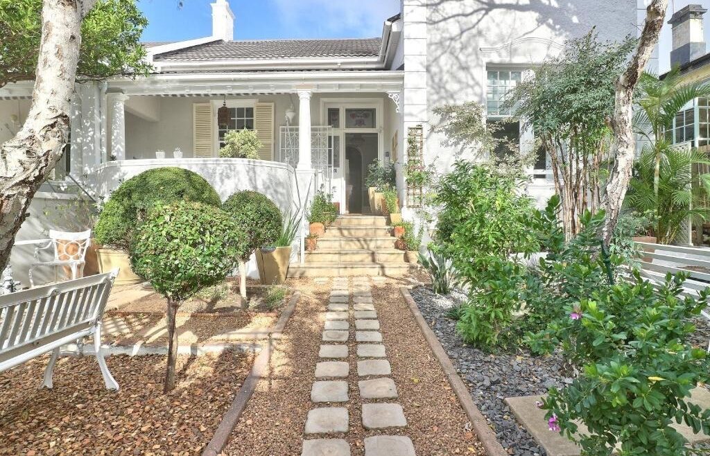 Where It All Began - Botanical Journey through Cederberg, Overberg and Winelands - Cape Town - Parker Cottage - Parker Cottage
