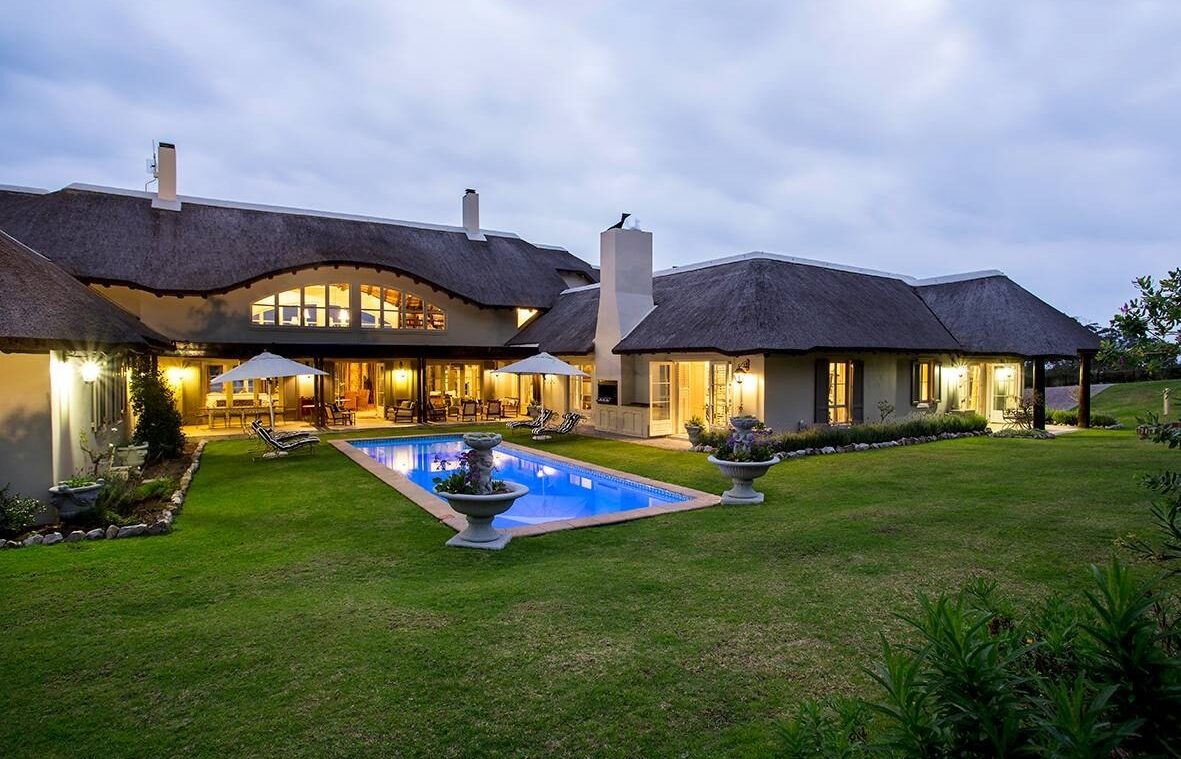 Where It All Began - Botanical Journey through Cederberg, Overberg and Winelands - Overberg - The Thatch House - Luxury Thatch Roof Villa
