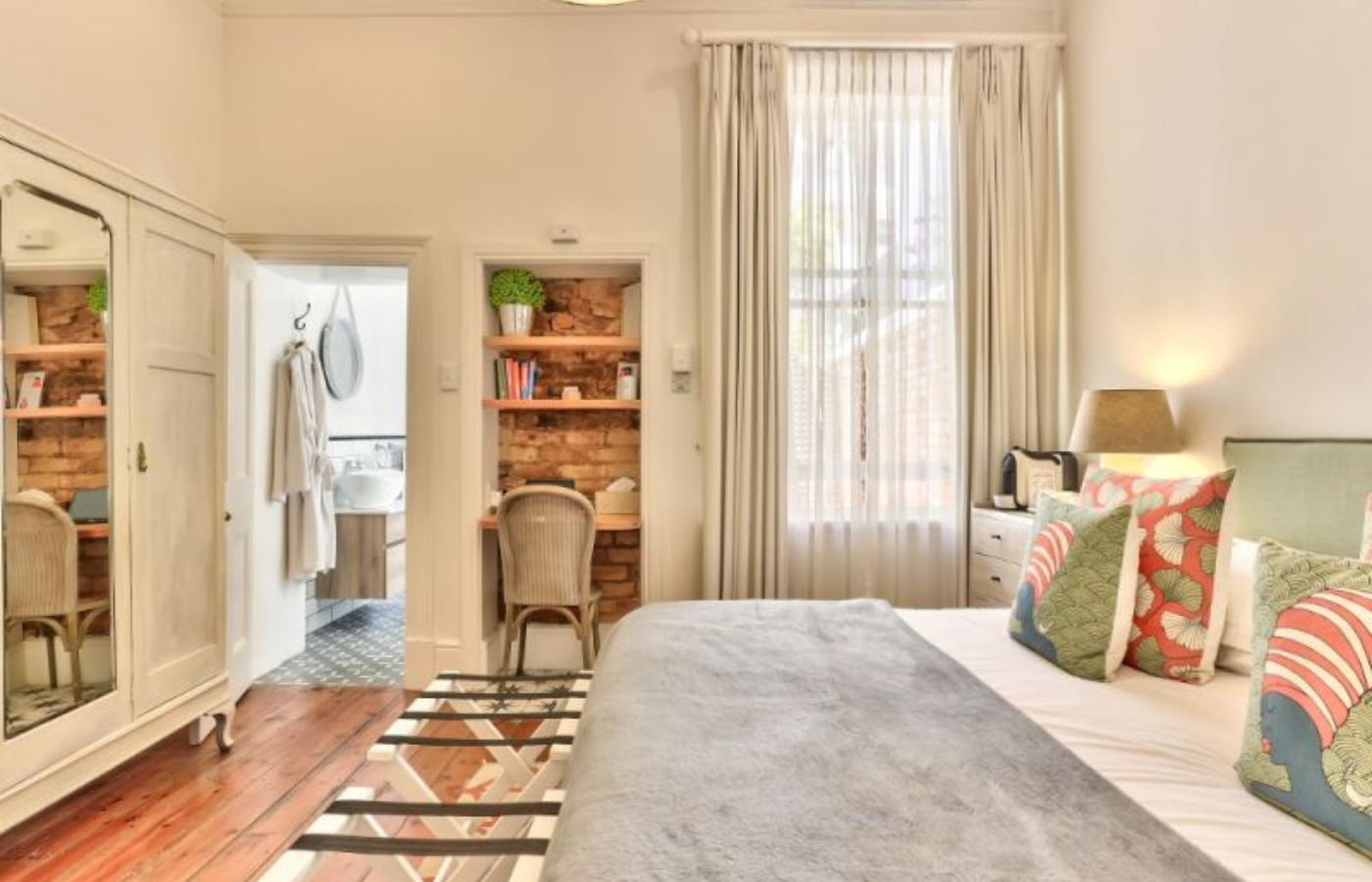 Where It All Began - Journeys - Yacht Sailing around the Cape Peninsula - Parker Cottage Bedroom Suite